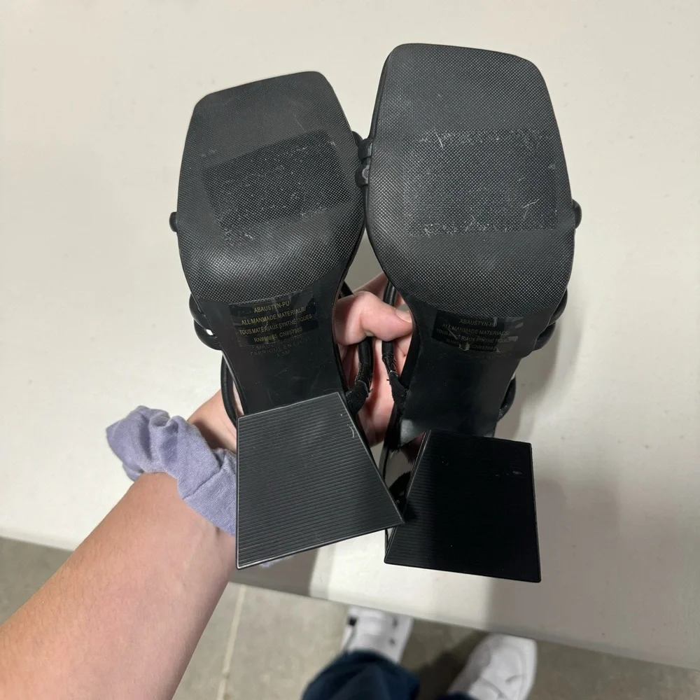 Abound Austyn Strappy Sandal Size 4.5